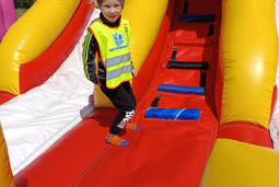 "Mądrale" obserwują przygotowania do ChampionKids Duathlon